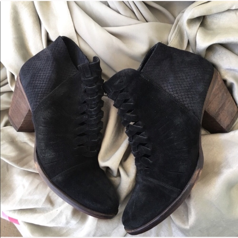 *ON HOLD* Free people black booties